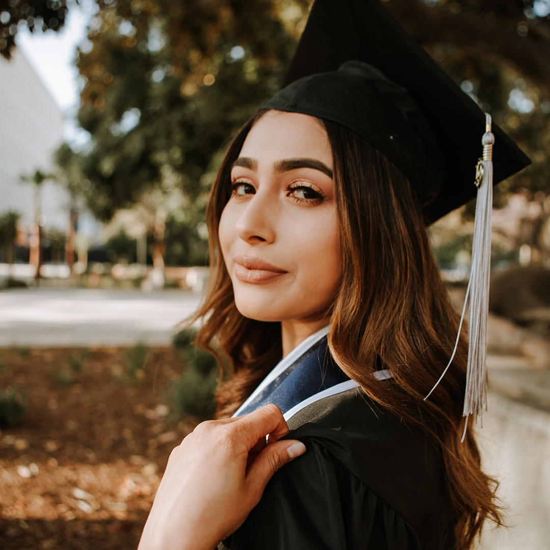 latina-graduate-1080